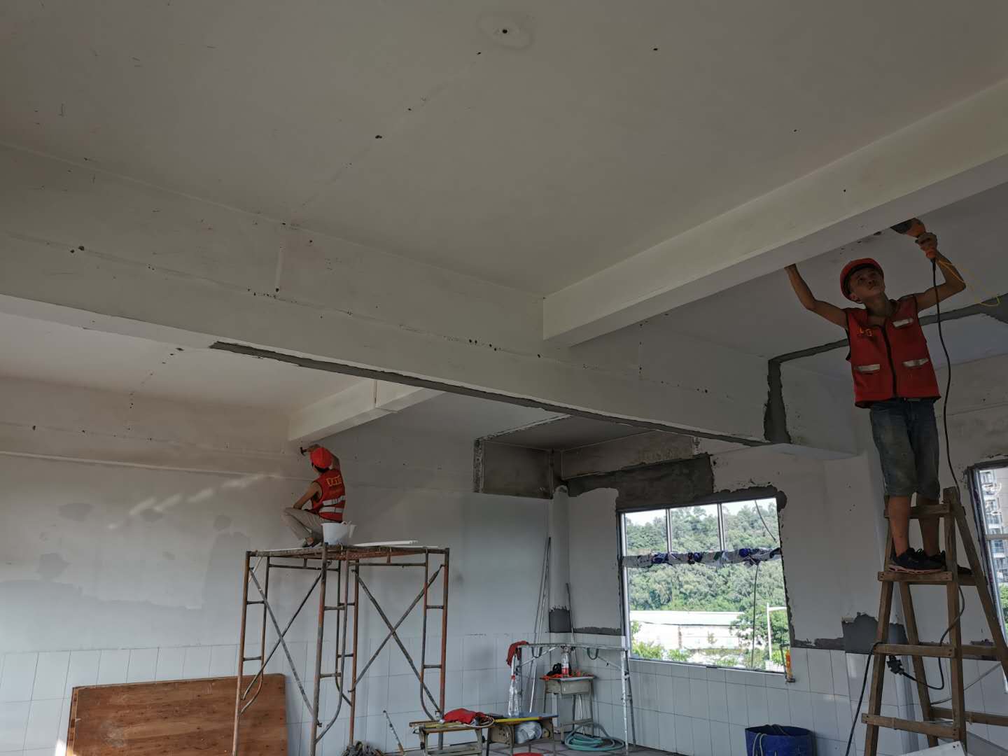 油漆1.jpg 油漆1.jpg